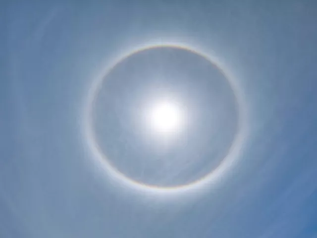 日暈(ハロー)の画像